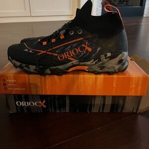 Oriocx ETNA 21 Pro Men's Black and Orange Trail Running.  Shoes. New. In box.